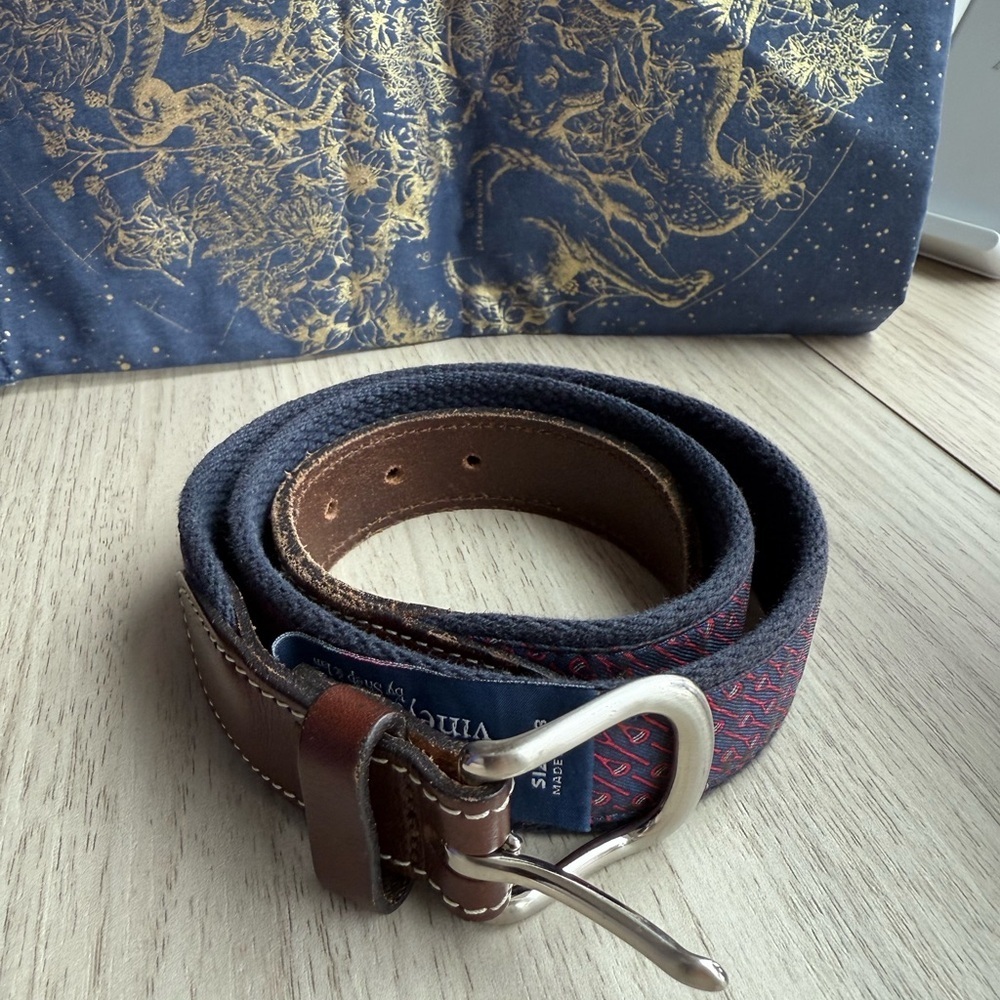 Vineyard Vines Unisex Brown and Blue Belt - Picture 2 of 6